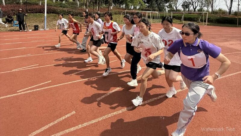 永恒進行時：青春不設(shè)終點線.jpg